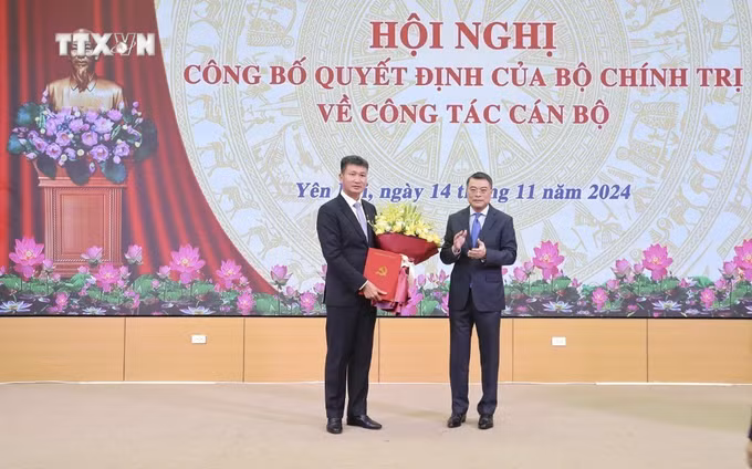 vna_potal_cong_bo_quyet_dinh_cua_bo_chinh_tri_chuan_y_chuc_danh_bi_thu_tinh_uy_yen_bai___7704030.jpg