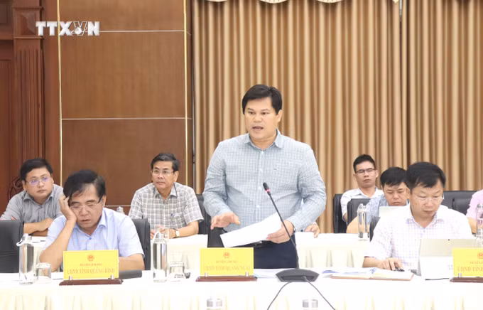 vna_potal_uy_ban_kinh_te_quoc_hoi_lam_viec_voi_cac_tinh_quang_binh_quang_tri_quang_ngai_ha_tinh__7378553.jpg