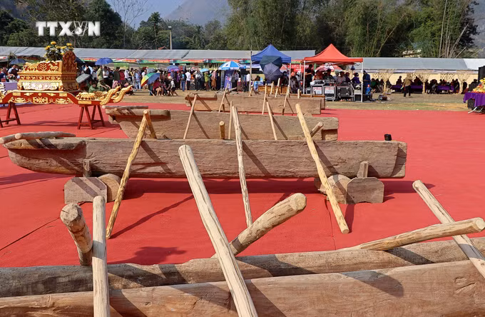 vna_potal_hoa_binh_don_nhan_di_san_van_hoa_phi_vat_the_quoc_gia_keng_loong_va_mo_hoi_“xen_muong”_7231854.jpg