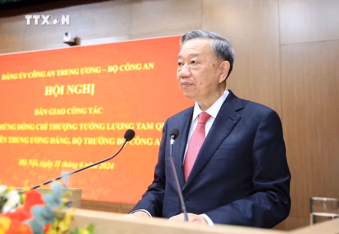 vna_potal_bo_truong_cong_an_luong_tam_quang_giu_chuc_bi_thu_dang_uy_cong_an_trung_uong_nhiem_ky_2020_-_2025__7424794.jpg