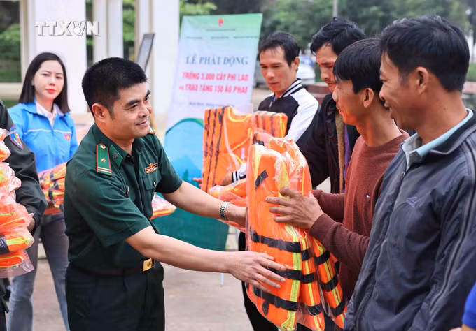 vna_potal_thanh_nien_ttxvn_to_chuc_chuong_trinh_trong_3000_cay_phi_lao_huong_ung_“tet_trong_cay”_nam_2024_7316246.jpg