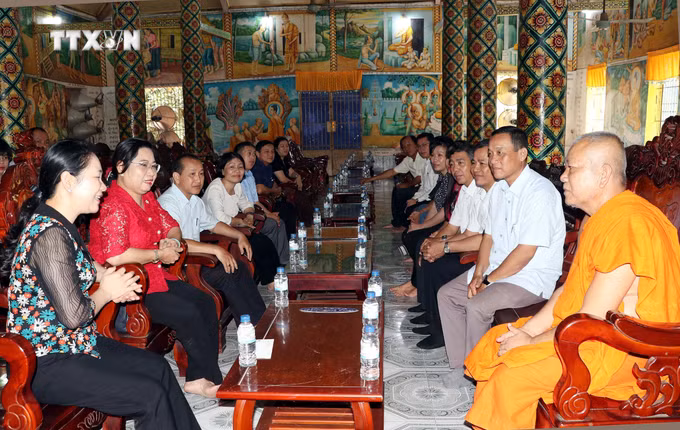 vna_potal_doan_uy_ban_dan_toc_chuc_tet_chol_chnam_thmay_dong_bao_dan_toc_khmer_tai_soc_trang_7310010.jpg