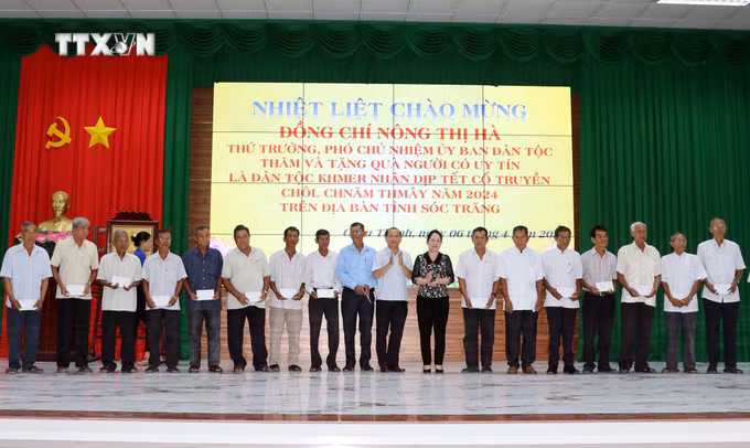 vna_potal_doan_uy_ban_dan_toc_chuc_tet_chol_chnam_thmay_dong_bao_dan_toc_khmer_tai_soc_trang_7310005.jpg