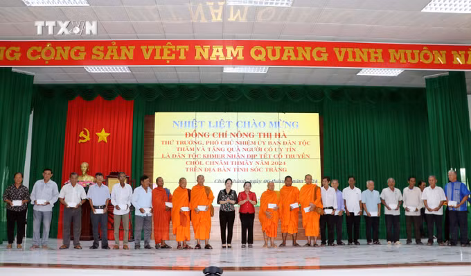 vna_potal_doan_uy_ban_dan_toc_chuc_tet_chol_chnam_thmay_dong_bao_dan_toc_khmer_tai_soc_trang_7310006.jpg