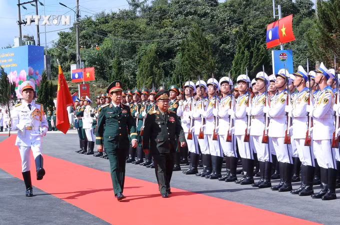 vna_potal_giao_luu_huu_nghi_quoc_phong_bien_gioi_viet_nam_-_lao_lan_thu_2_7664854.jpg