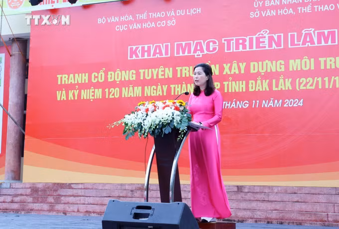 vna_potal_khai_mac_trien_lam_tranh_co_dong_tuyen_truyen_ve_xay_dung_moi_truong_van_hoa_tai_dak_lak_7691503.jpg
