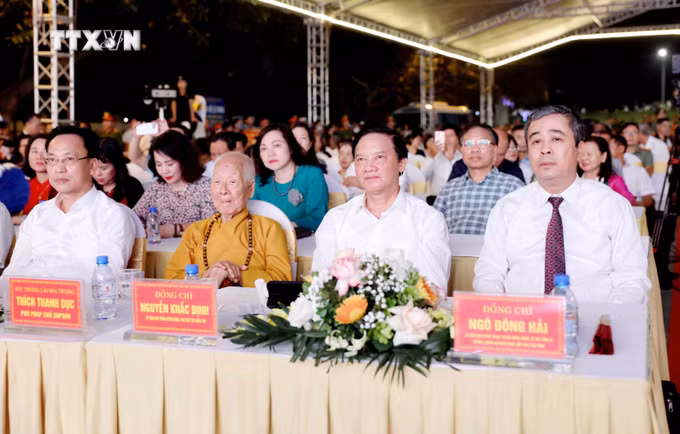 vna_potal_khai_mac_le_hoi_chua_keo_mua_thu_nam_2024_7648490.jpg