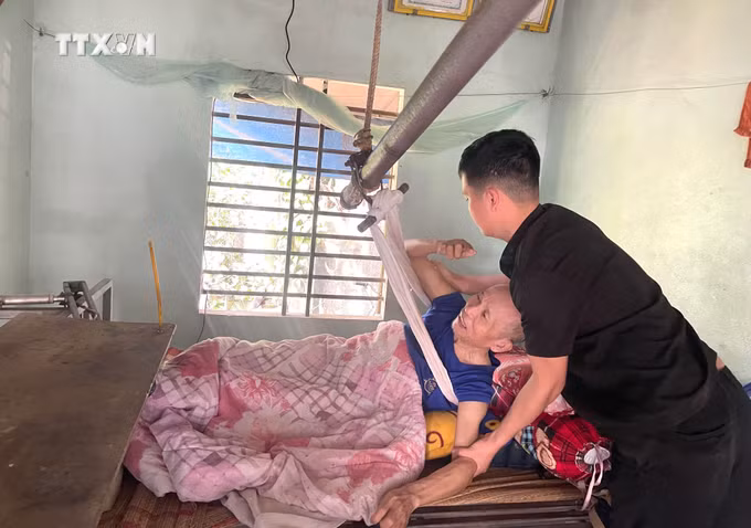 vna_potal_thang_thanh_nien_khoi_nghiep_tu_mo_hinh_sang_che_xe_lan_danh_cho_nguoi_khuyet_tat_7288875.jpeg