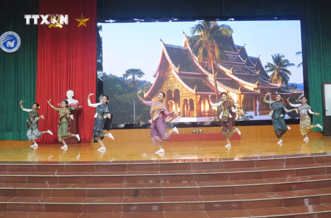 vna_potal_thai_nguyen_to_chuc_tet_bunpimay_cho_luu_hoc_sinh_lao________________________________7315986.jpg