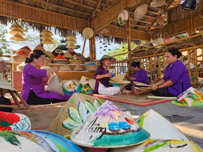 Festival nghề truyền thống Huế: Hồi sinh, phát triển nhiều nghề và làng nghề ảnh 1
