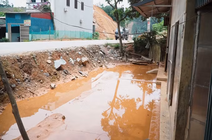 Yên Bái: Cần sớm xử lý tình trạng ngập úng khi thi công Dự án nâng cấp, mở rộng Quốc lộ 37 ảnh 1