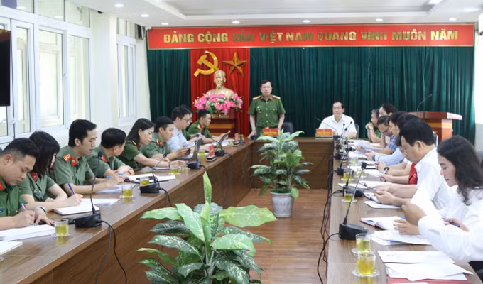 Quang cảnh buổi làm việc.