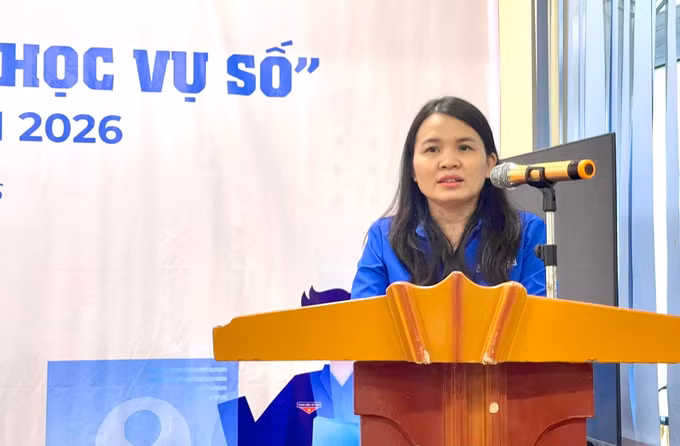 Chị Trần Thị Thu, Bí thư Tỉnh đoàn Quảng Trị, phát biểu tại chương trình.