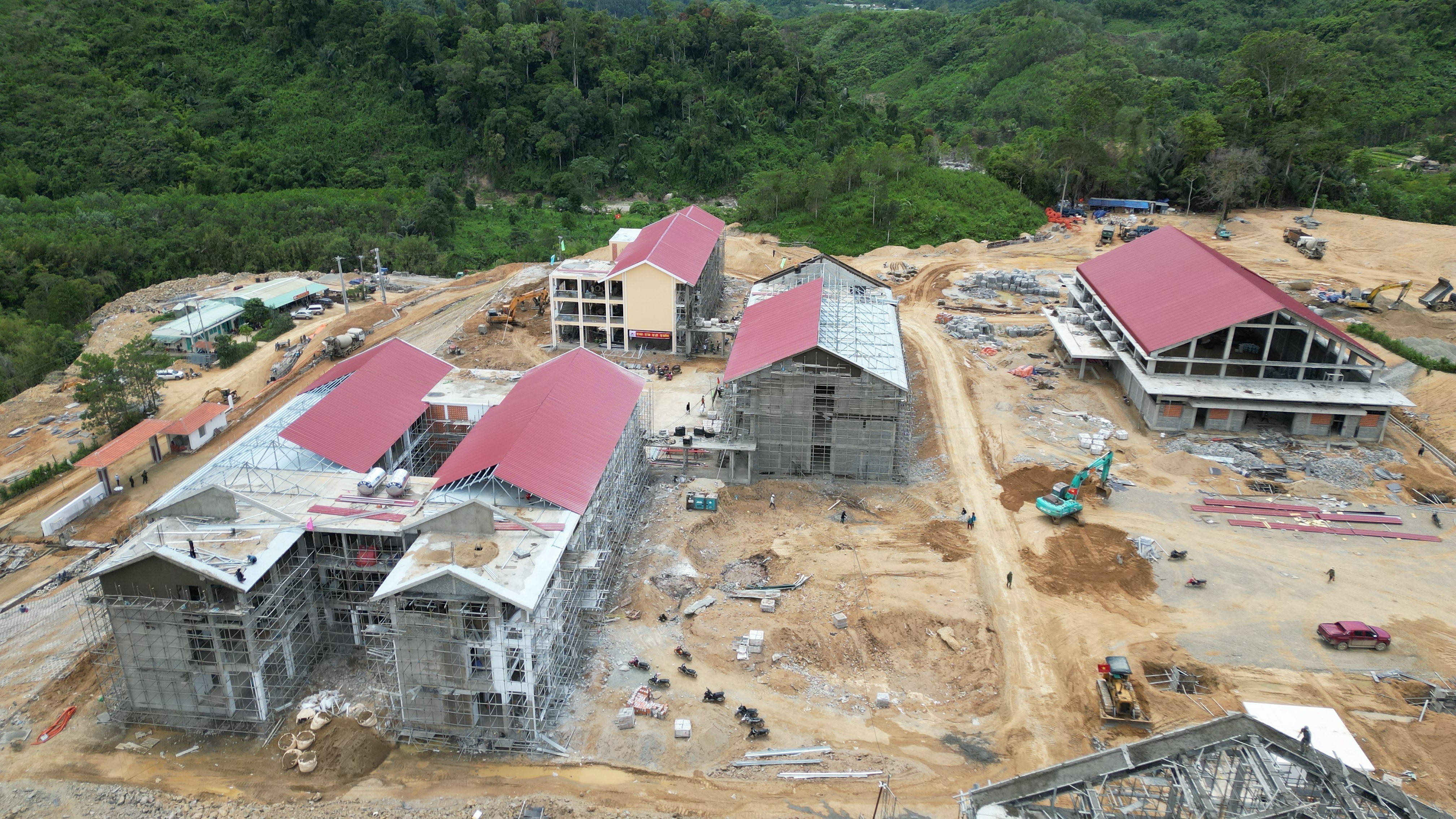Khẩn trương hoàn thành 6 trường nội trú liên cấp vùng biên giới trước khai giảng