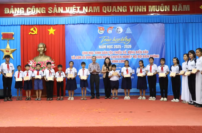 hoc-bong2-101225.jpg
