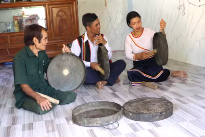 Đồng bào dân tộc Co mang họ Hồ, trọn đời nhớ Bác