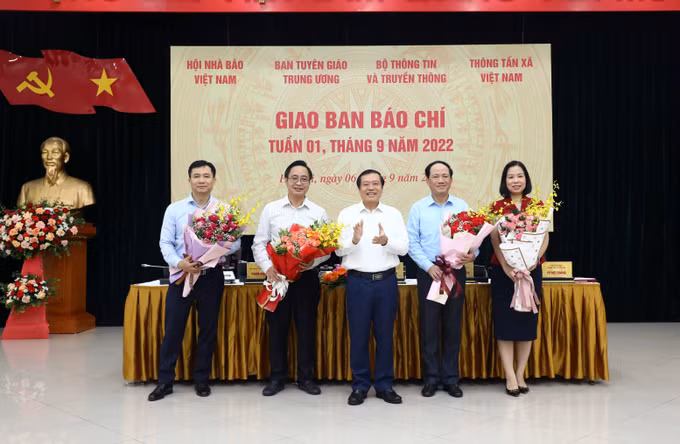 Thực hiện tốt sứ mệnh của báo chí: chân thực, nhân văn, giàu tính chiến đấu ảnh 5