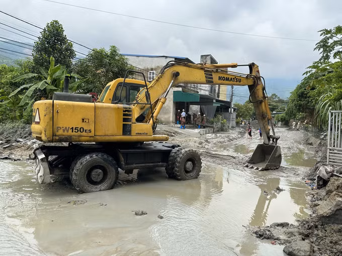 Phối hợp khắc phục sự cố vỡ cống tràn hồ thải Nhà máy tuyển quặng đồng Tả Phời ảnh 8