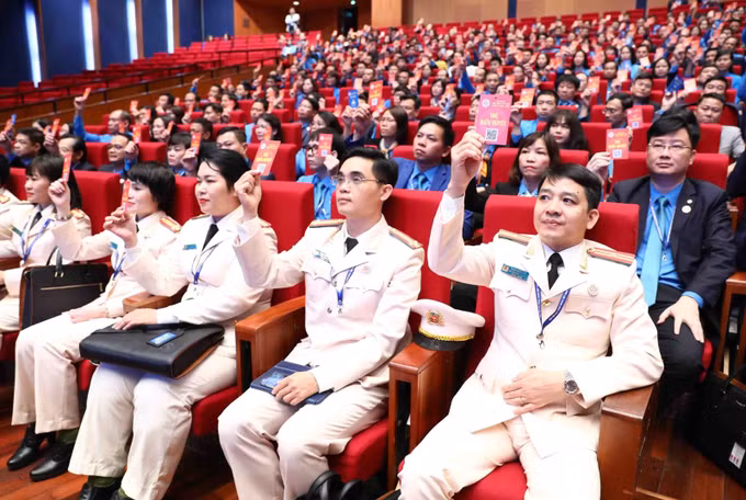 Ngày làm việc đầu tiên Đại hội XIII Công đoàn Việt Nam ảnh 5