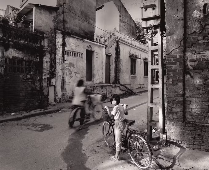 buoi-chieu-qua-ngo-truc-bach-2001hoai-linh.jpg